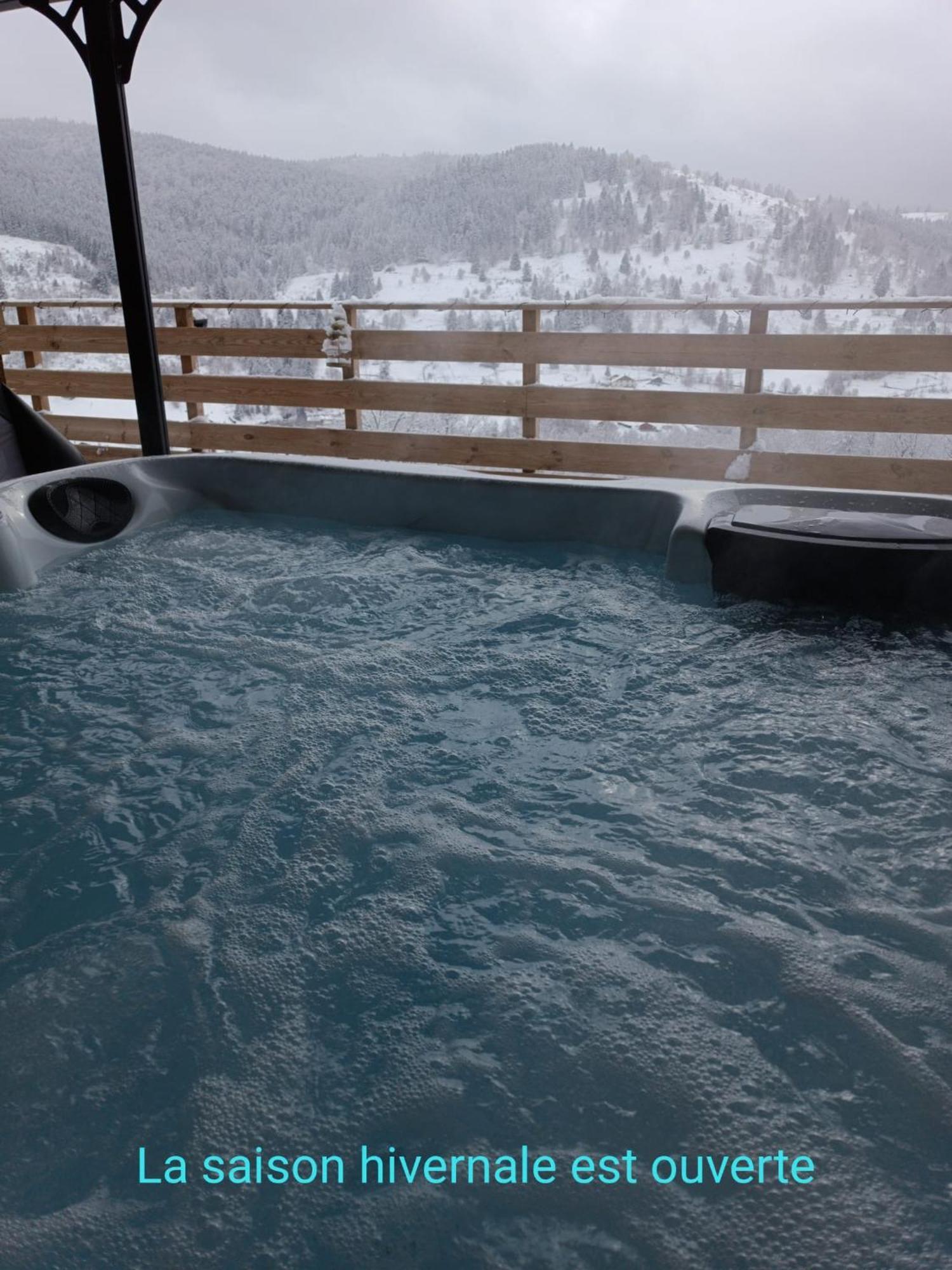 Les Chalets Bambi & Jacuzzi Privatif La Bresse Rom bilde