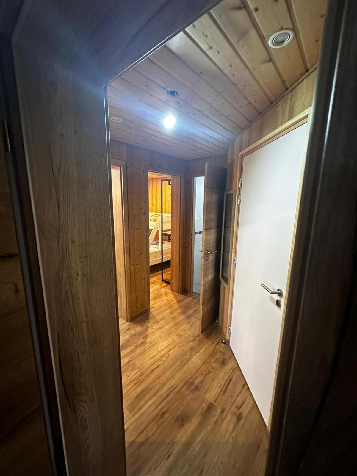 Les Chalets Bambi & Jacuzzi Privatif La Bresse Rom bilde