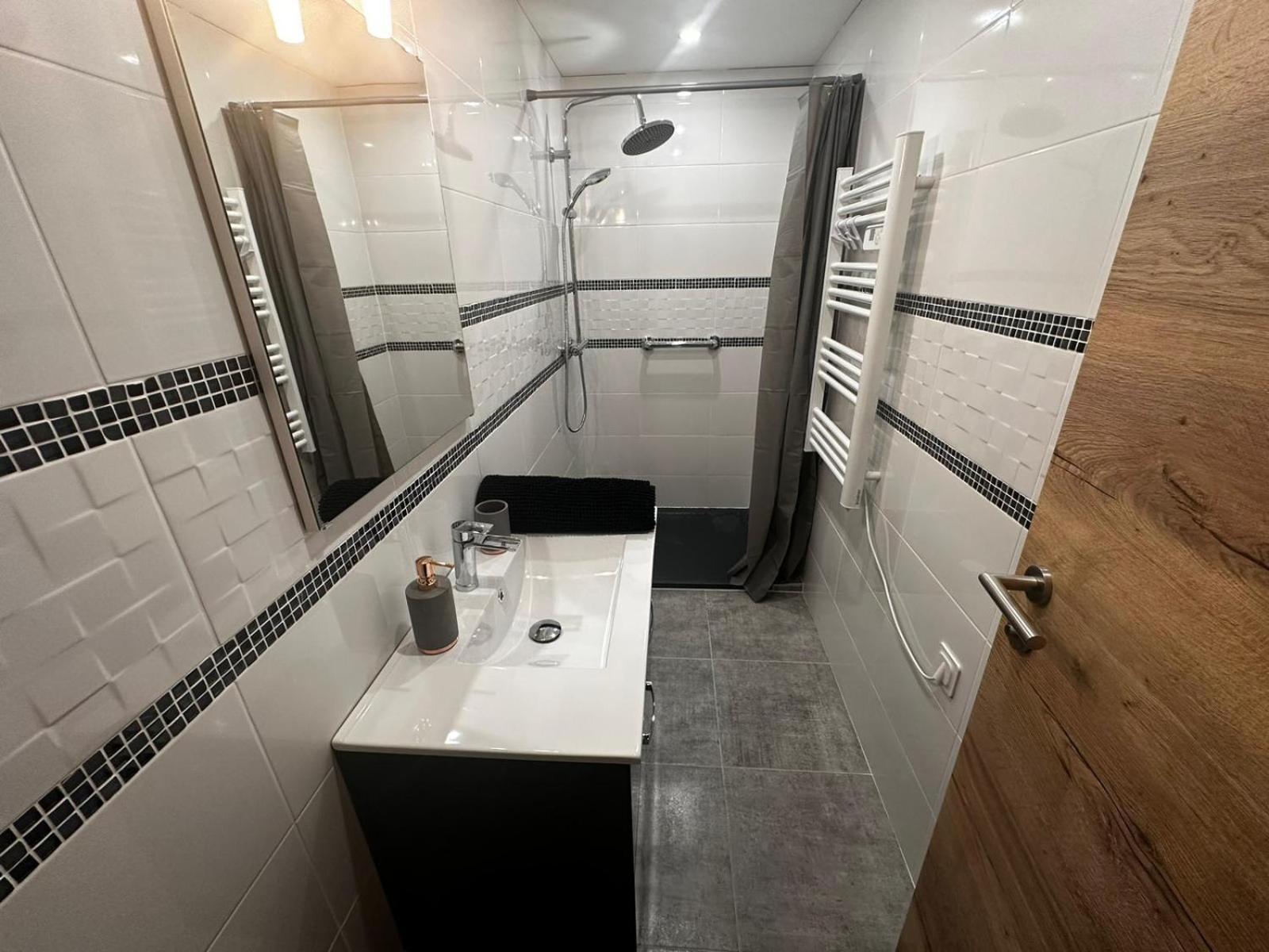 Les Chalets Bambi & Jacuzzi Privatif La Bresse Rom bilde